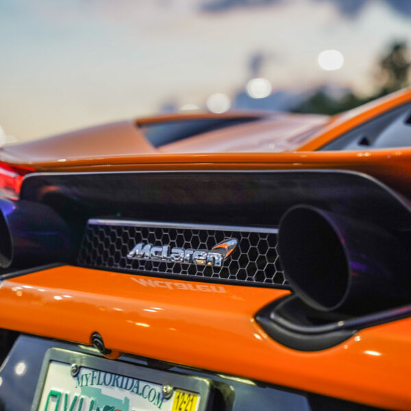 Exhaust: McLaren
